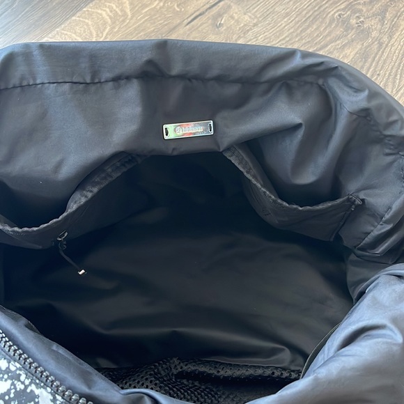Lululemon Duffle Bag - Picture 6 of 11